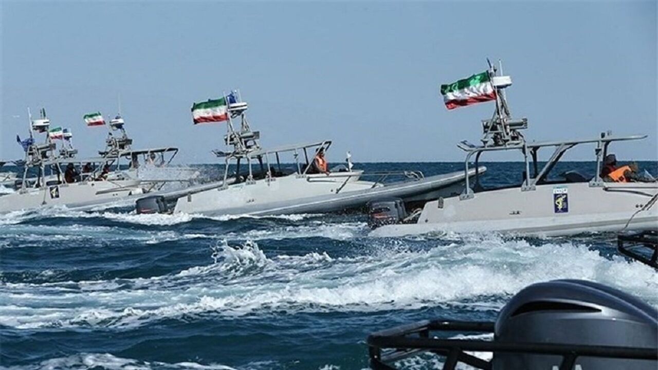  رزمایش نیروی دریایی سپاه در دفاع مستحکم از جزایر ایرانی خلیج فارس آغاز شد
